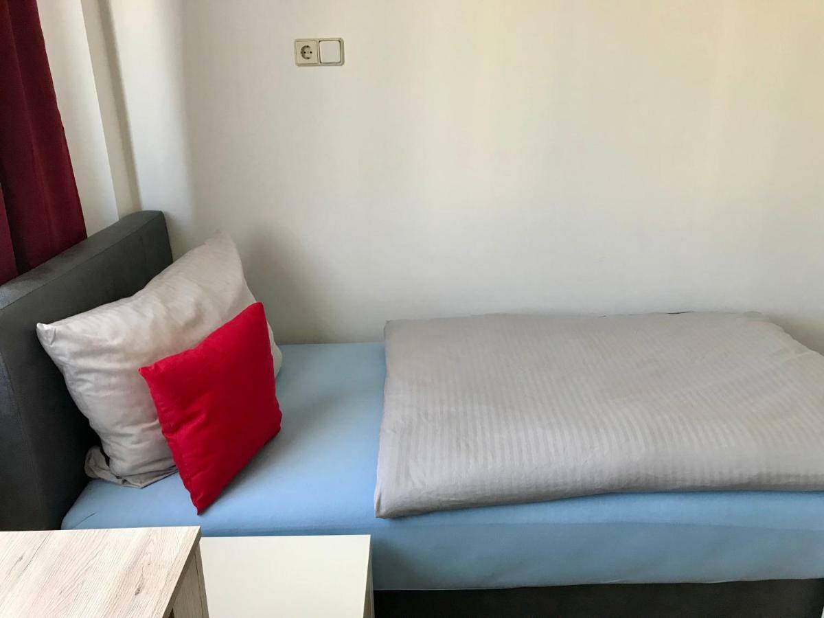 Juna Karlsruhe Zewnętrze zdjęcie
