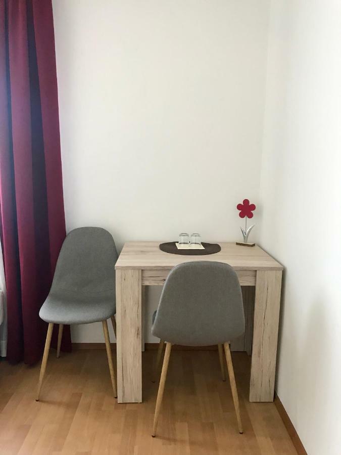 Juna Karlsruhe Zewnętrze zdjęcie