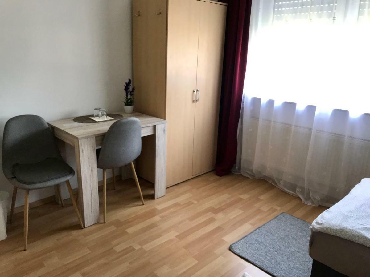 Juna Karlsruhe Zewnętrze zdjęcie